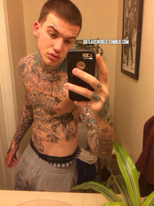 wolveschav:  Would love to fuck this lad. #lad #inked #fitlad #tattoo