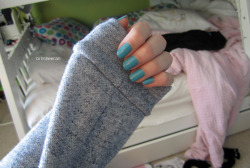 irish-tbh:  brbsheeran:  painted my nails yas       (via TumbleOn)