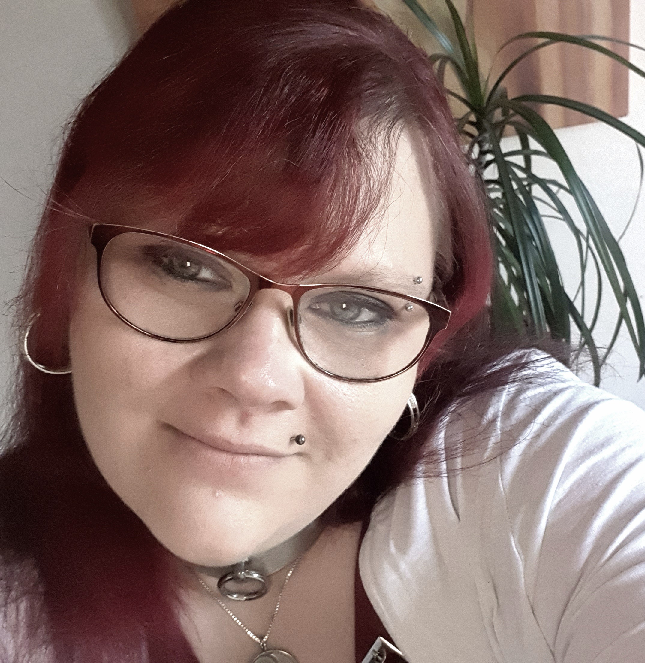 Ihr Kollege entdeckt beim Bürosex ihr geiles Intimpiercing Ihr Kollege entdeckt beim Bürosex ihr geiles Intimpiercing