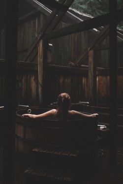 kodiakstag:A tub to yourself.