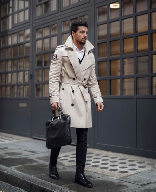 Winter is calling. Who’s ready? @rowanrow #DAPPERMENhttps://www.instagram.com/p/CGTIsZvDuiB/?igshi