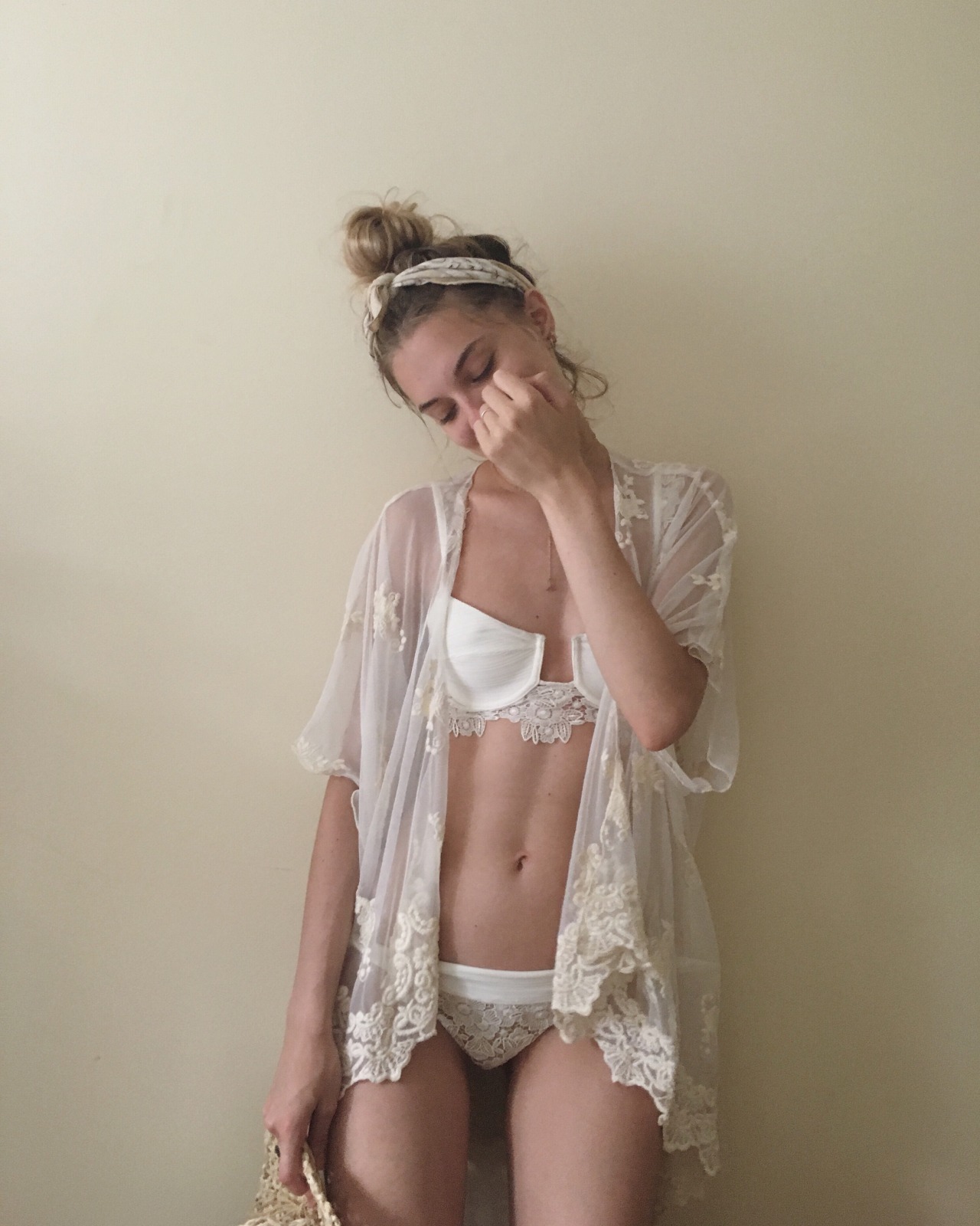shay-gnar:  barefootmoongoddess:  christiescloset:  Salty kisses &amp; messy