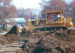 semitrckn:Caterpiller D9 cable dozer workin hard