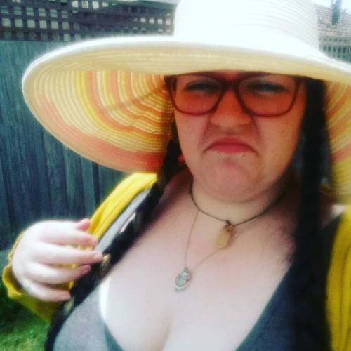 This is my “I hate Summer” face and it isn’t even Summer yet. 😭 I’m gonna die. #summer #killmenow #effyourbodystandards #effyourbeautystandards