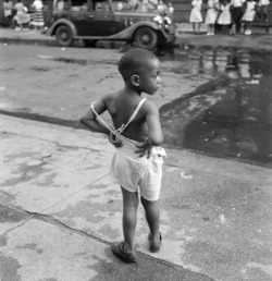 severinar:  Streets, por Gordon Parks. 