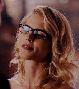 smoakqueenz:Felicity: *exists* Me : (｡♥‿♥｡) [6/?]
