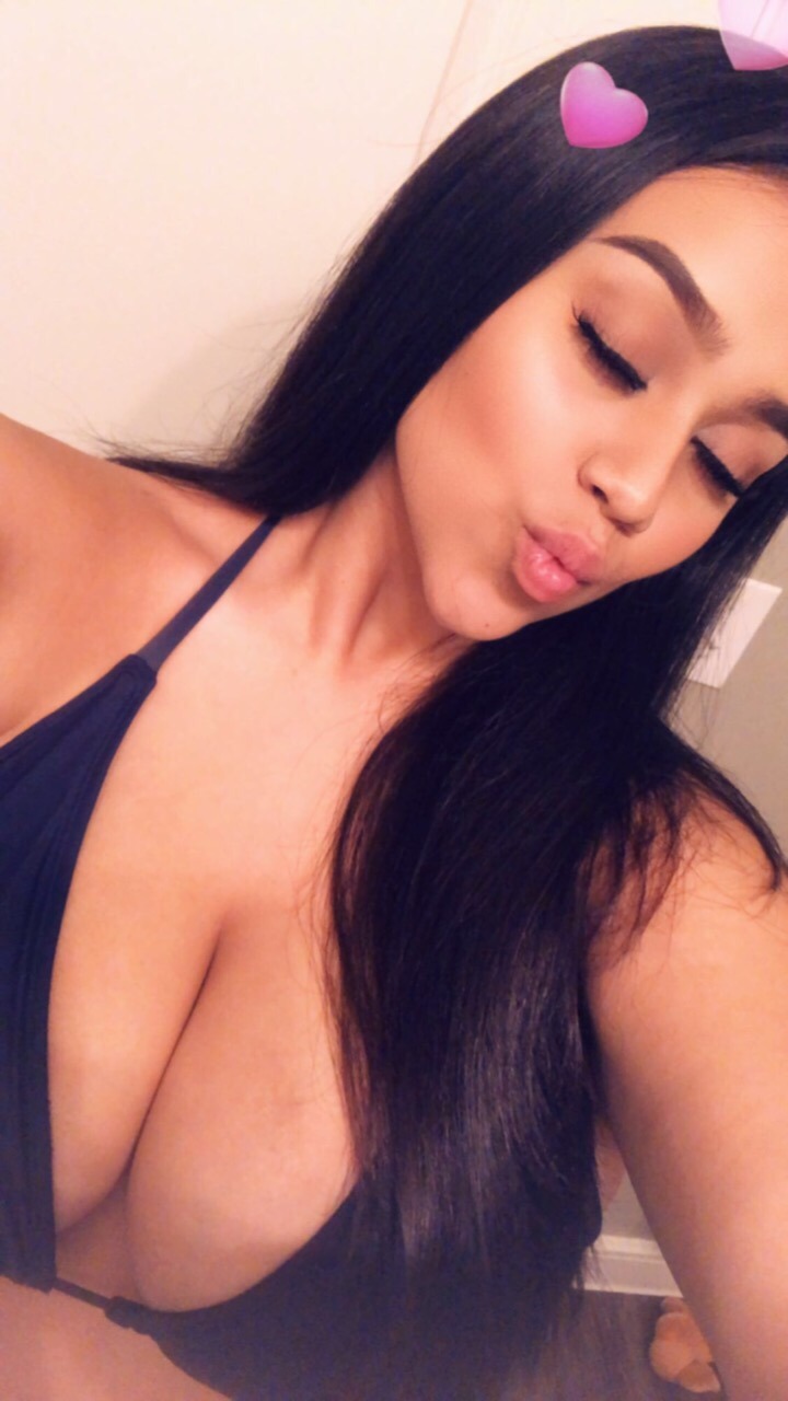 lukecage777: myfavsp:   Latina cutie   Oooweeee 