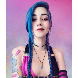 league-of-legends-sexy-girls:  Jinx Cosplay