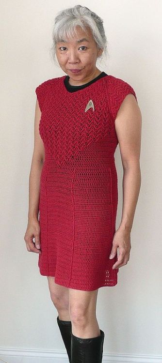 knithacker: Star Trek: Star Fleet Uniform Dress Crocheted by Doris Chan wp.me/pjlln-27J