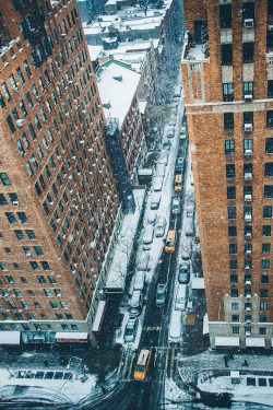avenuesofinspiration:  Snowy NYC Streets