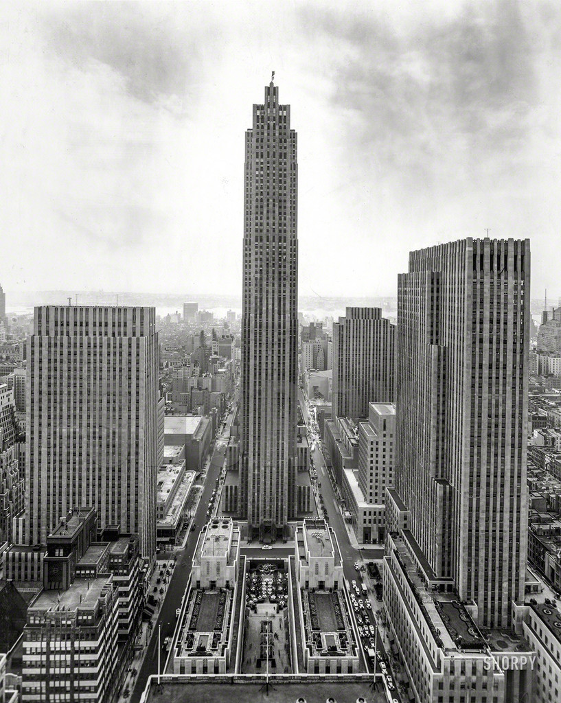 vintagraphblog:
“ The 30 Rock skyscraper, formerly the RCA Building, takes center stage at Rockefeller Center. New York, New York, 1939. Irving Underhill photo.
”