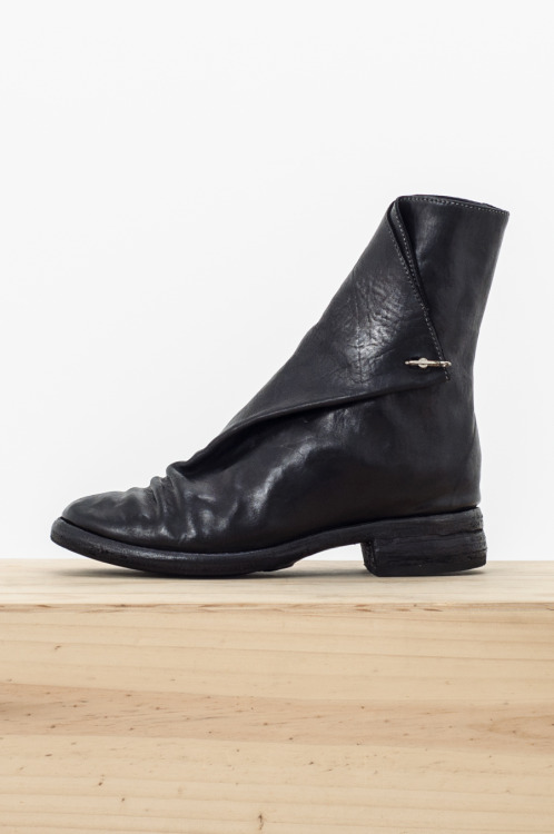 —carol christian poell - object dyed one piece folded bison leather boot, sz. 8—re.