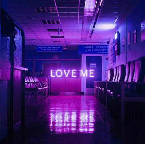 phaedra-elipses: Love Me