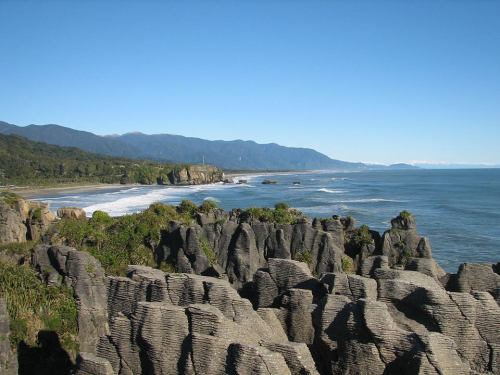 Pancake rocksOn the West coast of New Zealand&rsquo;s South Island is a wonderful formation resembli