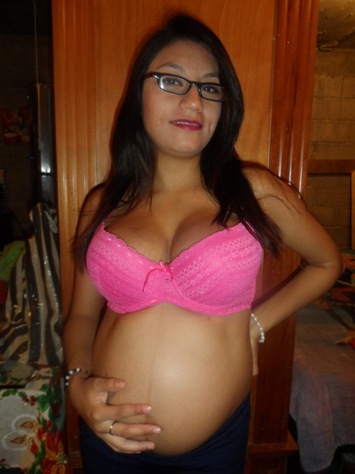 loveputasdelfacebook:Mexican Pregnant Girl Whit Big Boobs