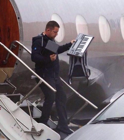 hazzaskitten:At first it seems odd that he’s carrying toys off the plane, but then you understand….