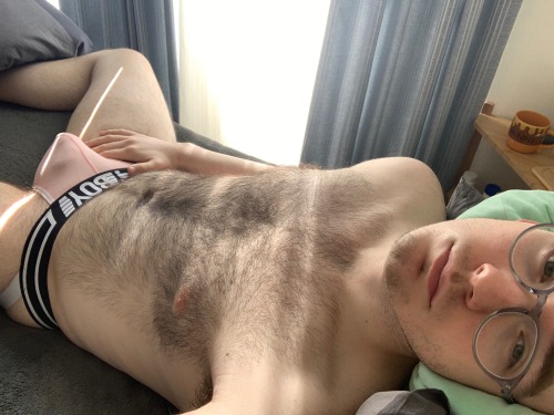 asorcerorlackingcharms:Feeling uncharacteristically body positive today. So enjoy