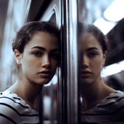 heroinchiq:  https://500px.com/photo/115686785/ariadna-in-the-métro-by-marta-bevacqua