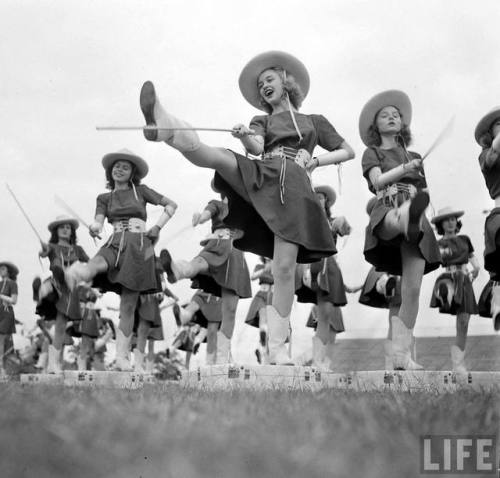 Kilgore College Rangerettes(Joseph Scherschel. 1949)