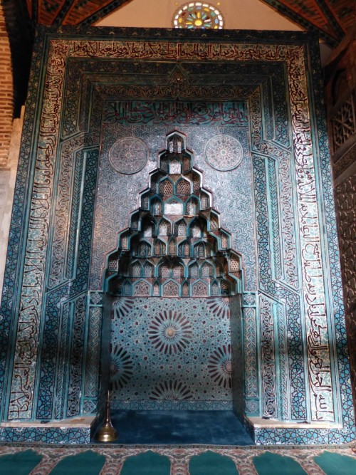 5centsapound:Eşrefoğlu Suleyman Bey Mosque, Turkeyimage via cinili.com