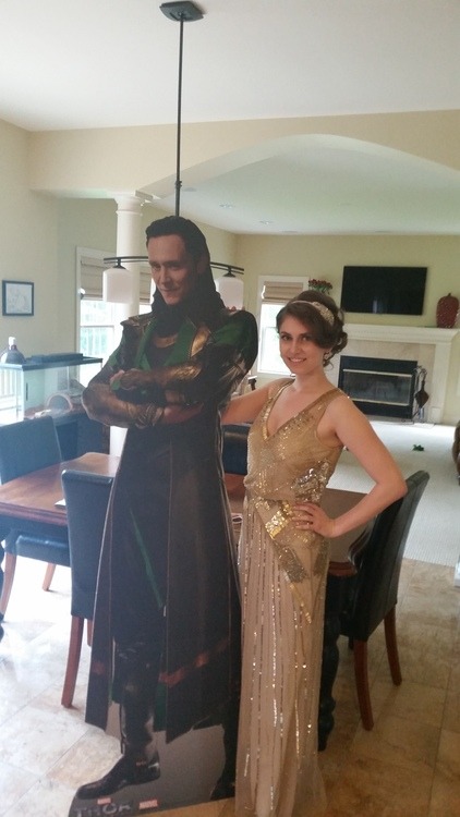 magicjungle:  magicjungle:  If this gets 10,000 notes, I’ll take a cardboard cutout