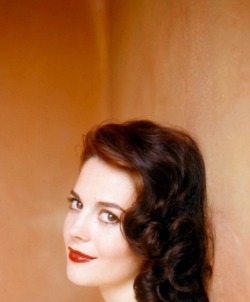 summers-in-hollywood: Natalie Wood by Peter
