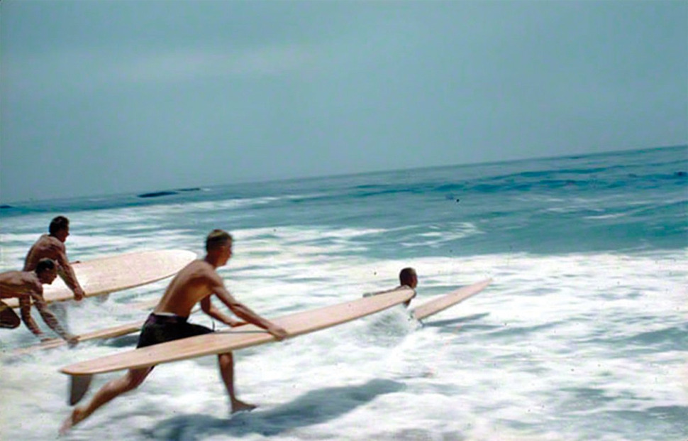 spanishguyinghent:  Let’s surf