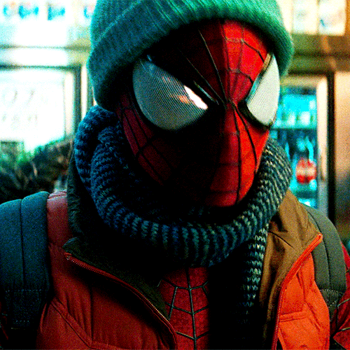 marveldaily: — The Amazing Spiderman’s Spider-Man Costume + Different Accessories