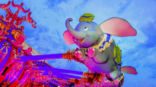 Walt Disney World | Magic Kingdom | Fantasyland↪   Dumbo the Flying Elephant