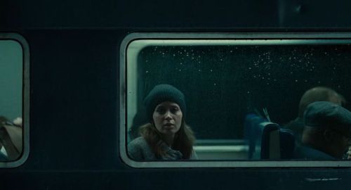 filmfondness: The Girl on the Train (2016), Dir: Tate Taylor Commuter Rachel Watson (Emily Blun