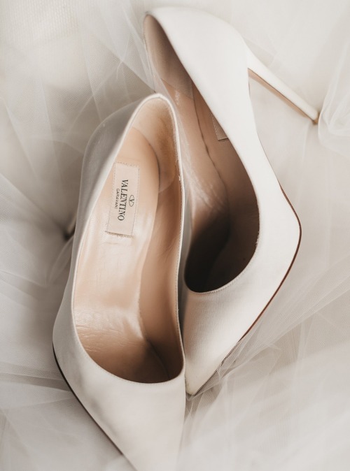 lacewings:Custom Valentino ivory heels (via)