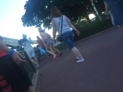 disneycreepshots:  Check out the girl in the pink top. Might have to zoom in