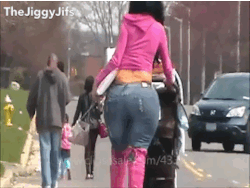 thejiggyjifs:  Thick booty walking
