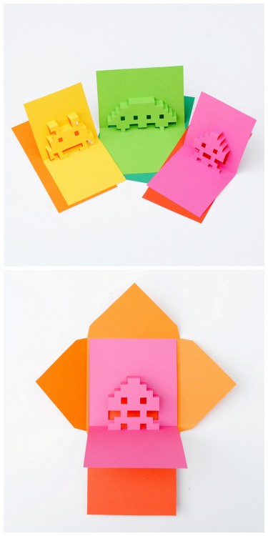 DIY 8 Bit Pop Up Card Tutorial and Templates from Minieco.For more pop up cards from Minieco that I’