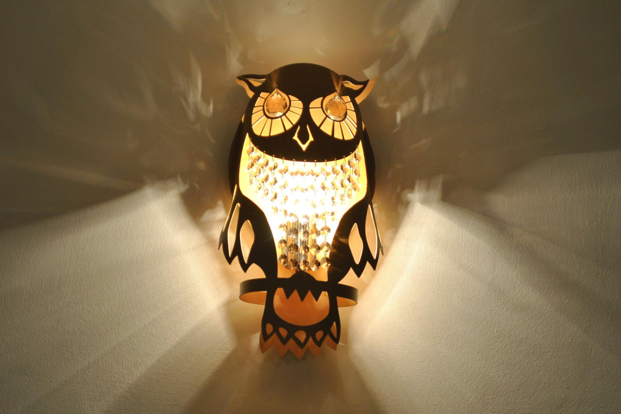 archiemcphee:The Department of Luminous Lighting loves this awesome Gold Owl Wall