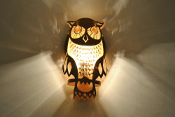 Archiemcphee:the Department Of Luminous Lighting Loves This Awesome Gold Owl Wall