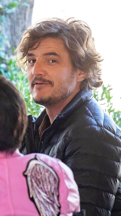 thedepartmentofnothing:Pedro Pascal on set for “The Unbearable Weight of Massive Talent”, October 20