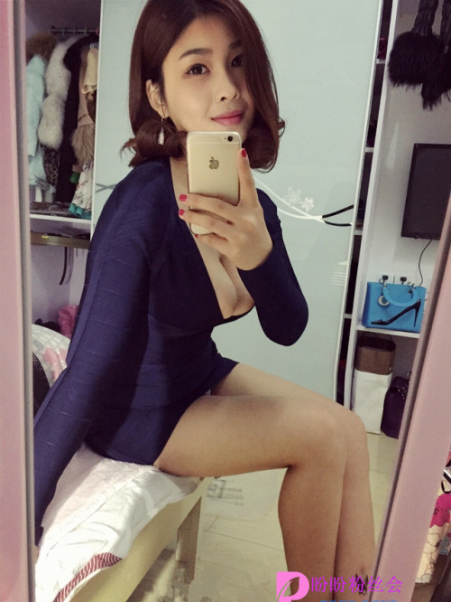 盼盼粉丝会特供露阴视频写真优惠只针对微信购买用户详情加微信:yanpanpanfensihui闫盼盼博客：闫盼盼在线购买平台已恢复。支持在现购买自动发货，秒到！！盼盼粉丝会视频介绍盼盼露阴特供视频（切