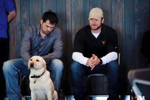 hicktownkindaboy:bywayofpain:bywayofpain:Look at this picture. Look. At. It. Marcus Luttrell and Chr