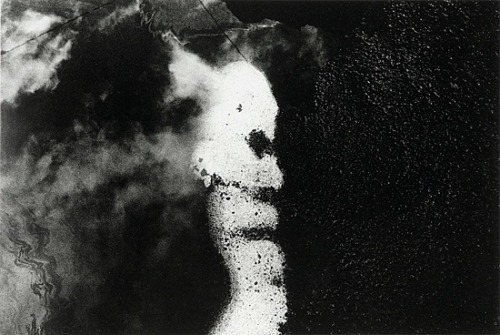 istmos:  1- Bronisław Schlabs, photogram T12/72/58, 1958 2- Tom Sandberg, “Untitled” 1984/95