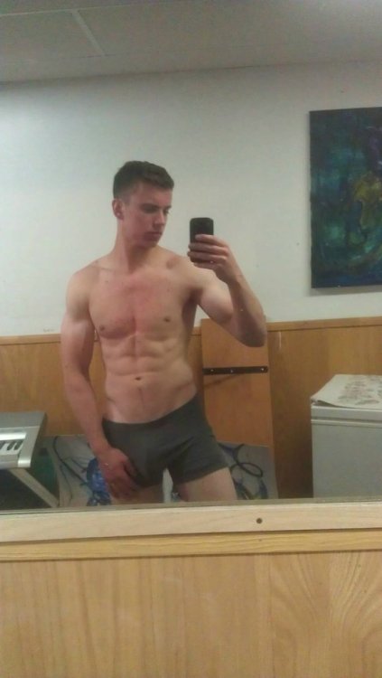 Welcome To 2HOT2BSTR8