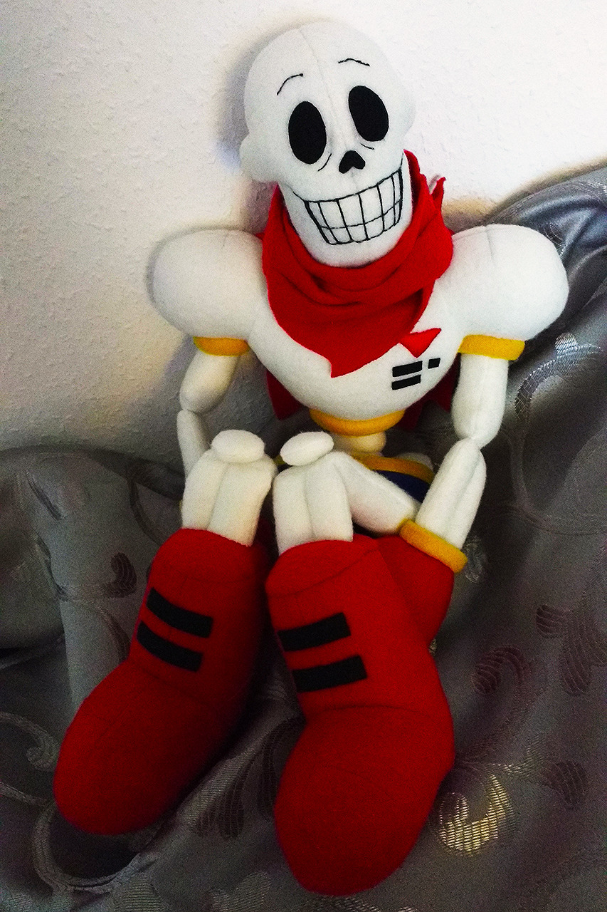 sour-goji:  spewpew:  lyviathan:   NYEH HEH HEH! I made a Papyrus plushie! Because