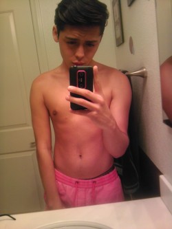 joshbunny:  yo, idk what’s with me taking all these hella lame shirtless pictures right now I’m s orry 