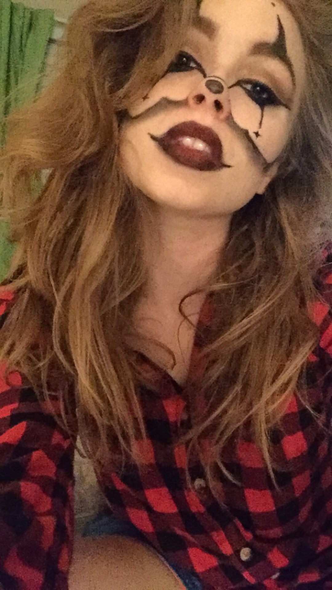 cheapwinedrunk:  simoner-boner:  cheapwinedrunk:  catch me this Halloween [they/them]