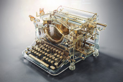 whengothgoesbrown:  Glass typewriter. 