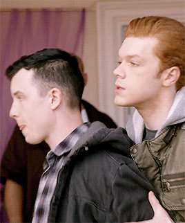 thisfeebleheart:Ian making sure his man doesn’t get into trouble 