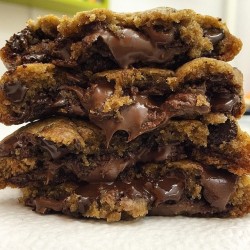 yummyfoooooood:  Gooey Chocolate Cookies