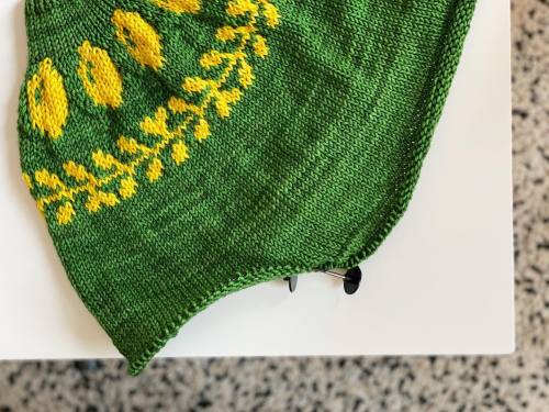 thelittlefoxesknits: Lemons and lemon leaves and summer . This pattern is actually all written up!! 