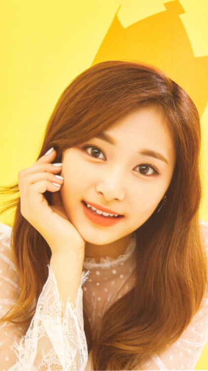 Tzuyu (Twice) wallpaperslike/reblog if you save/use