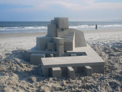 holyromanhomo:  culturenlifestyle: New Contemporary Sand Castles by Calvin Seibert  Keep reading   Me: